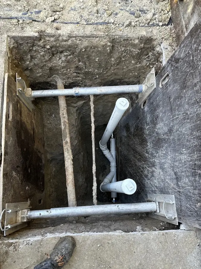 Experienced plumber completing Drain Cleaning work in Baldwin